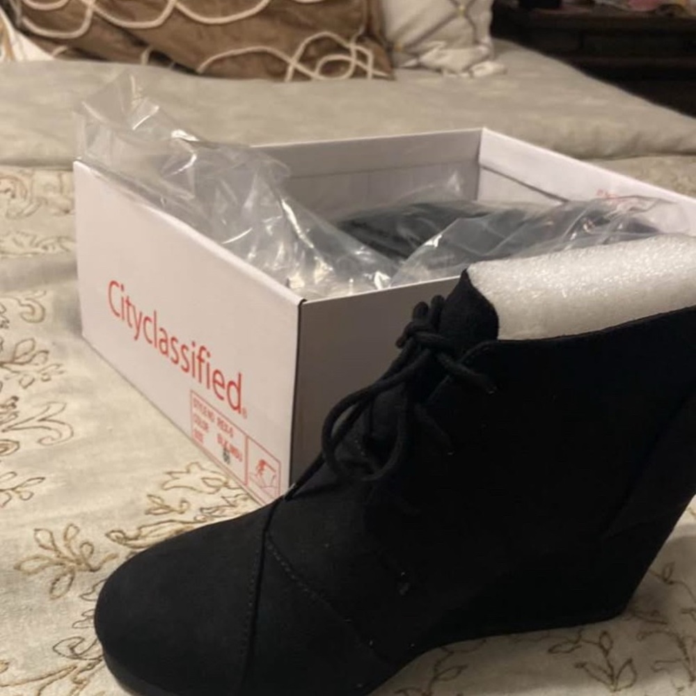 Cityclassified Black Ankle Booties for Everyday Elegance